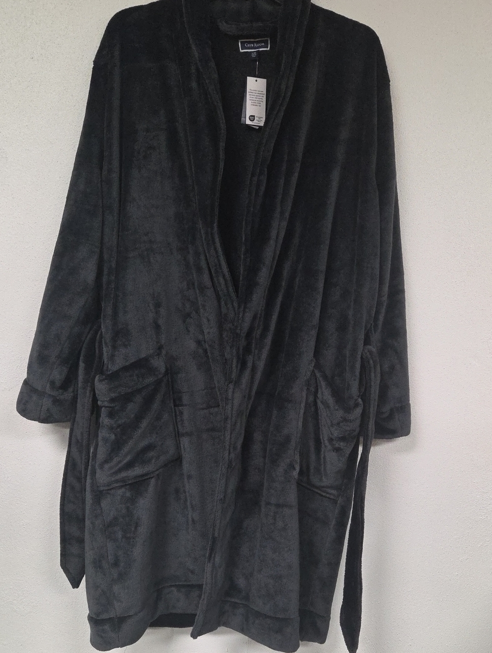 Club Room Plush Black Women's Robe with Pockets